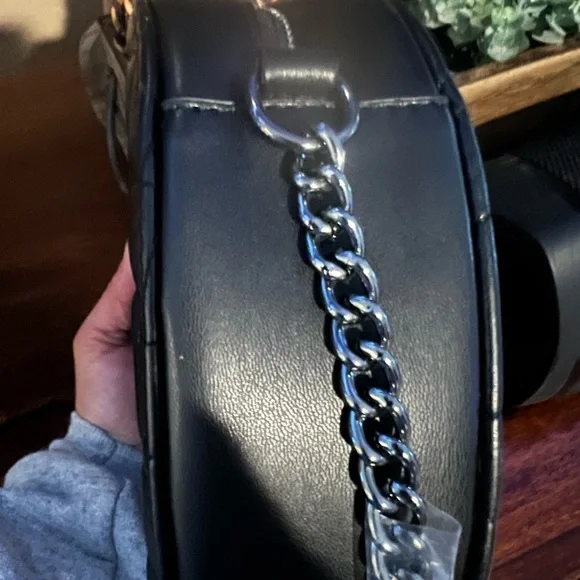 Kurt Geiger Black Quilted Heart Crossbody Bag BRAND NEW - Picture 8 of 12